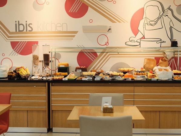 Desayuno buffet todos los días (con cargo)