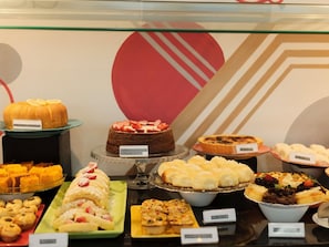 Daily buffet breakfast for a fee
