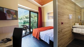 Coffres-forts dans les chambres, bureau, rideaux occultants