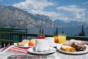 Bar (on property) - Hotel Sole Malcesine (Malcesine)