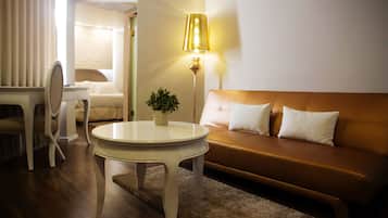 Quadruple Room | Living room | LCD TV