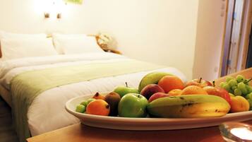 Standard Double Room | 1 bedroom, in-room safe, desk, laptop workspace