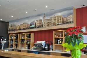2 bars/lounges - Brea's Hotel (Reus)
