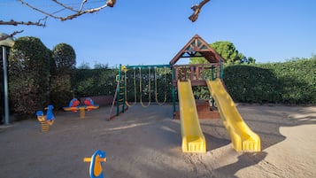 Children’s play area – outdoor
