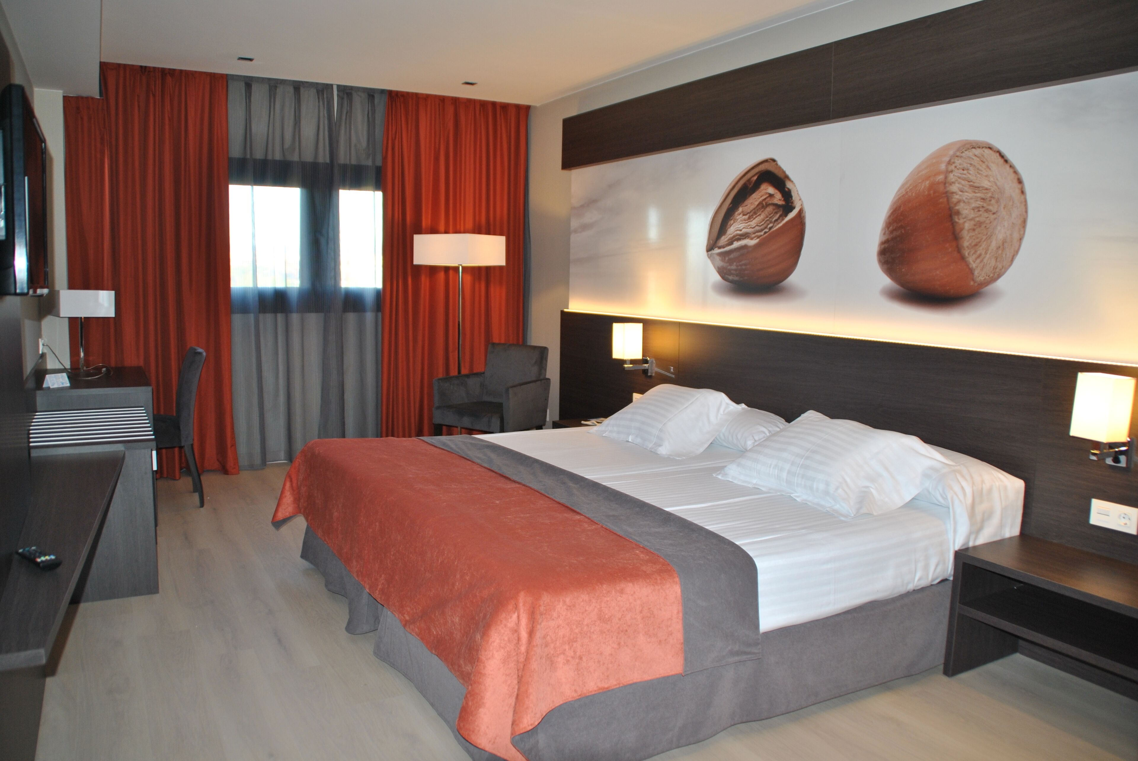 in-room safe, individually decorated, individually furnished, desk