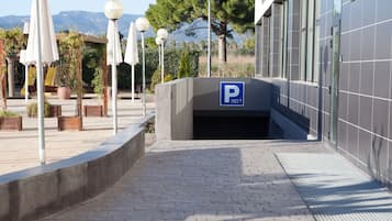 Self-parking (surcharge) 9 per day