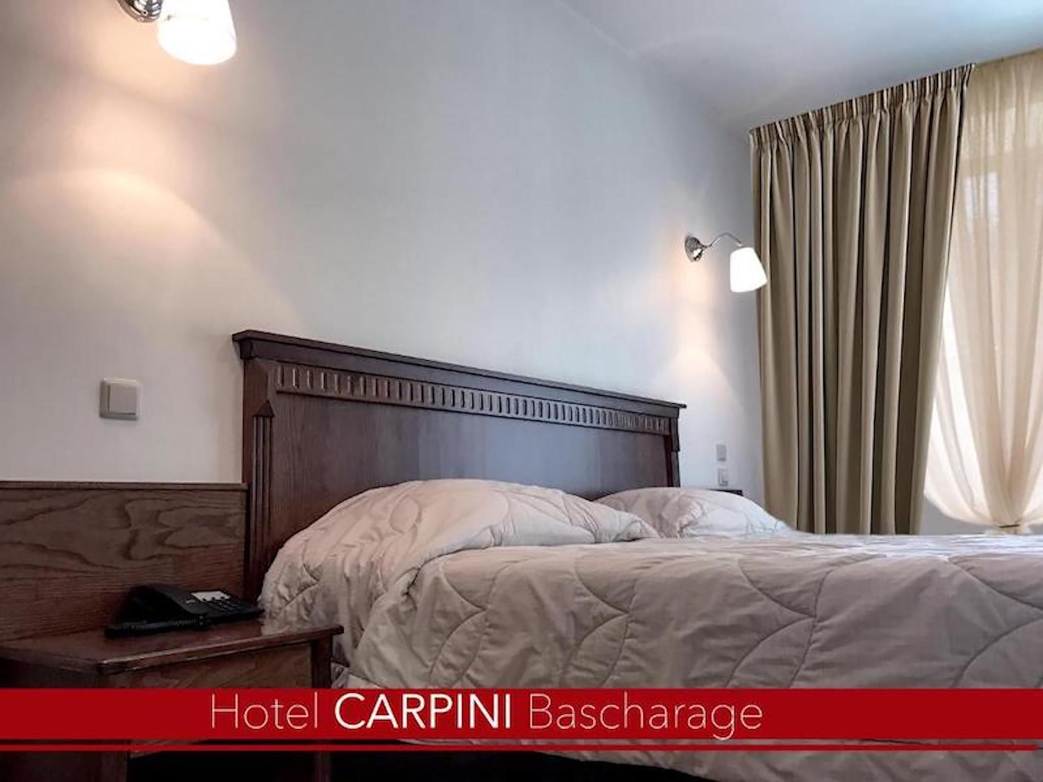Minibar, WiFi (free), bed sheets