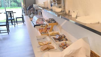 Esmorzar diari d'estil bufet (11 EUR per persona)