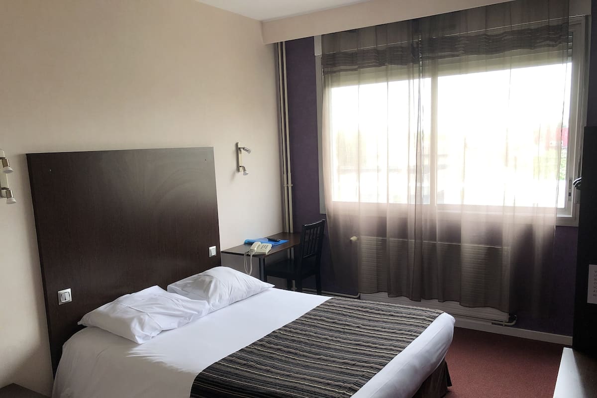 Standard Single Room | In-room safe, individually furnished, desk, blackout curtains