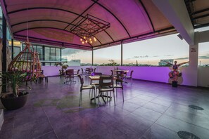 Poolside bar - Soho Playa Hotel (Playa del Carmen)