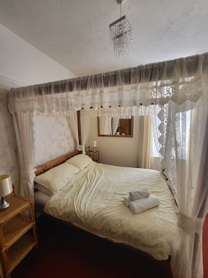 Quarto casal (Room 7 - 4 Poster Bed) | Individualmente decorados, individualmente mobiliados