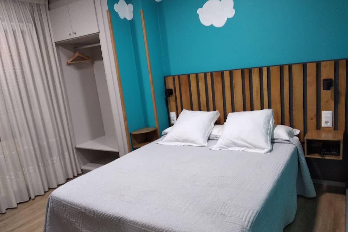 Individually decorated, desk, rollaway beds, free WiFi
