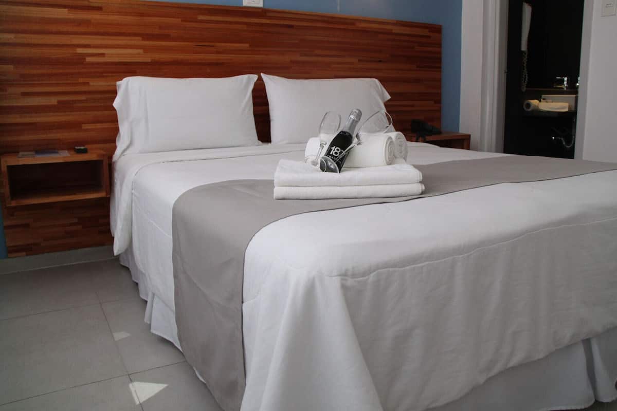 In-room safe, laptop workspace, blackout drapes, rollaway beds