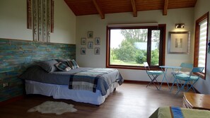 디자인 스튜디오 스위트 | 2 개의 침실, 오리/거위털 이불, 필로우탑 침대, 각각 다른 스타일의 인테리어