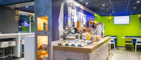 Daily buffet breakfast (GBP 8.5 per person)