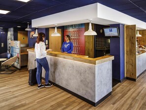 Bar (on property) - ibis budget Southampton Centre (Southampton)