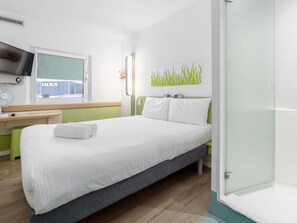 Habitación doble clásica, 1 cama matrimonial | Escritorio, wifi gratis y ropa de cama 