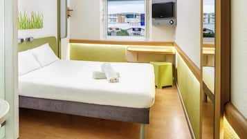 Desk, free WiFi, bed sheets