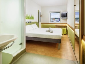 Desk, free WiFi, bed sheets - ibis budget Southampton Centre (Southampton)
