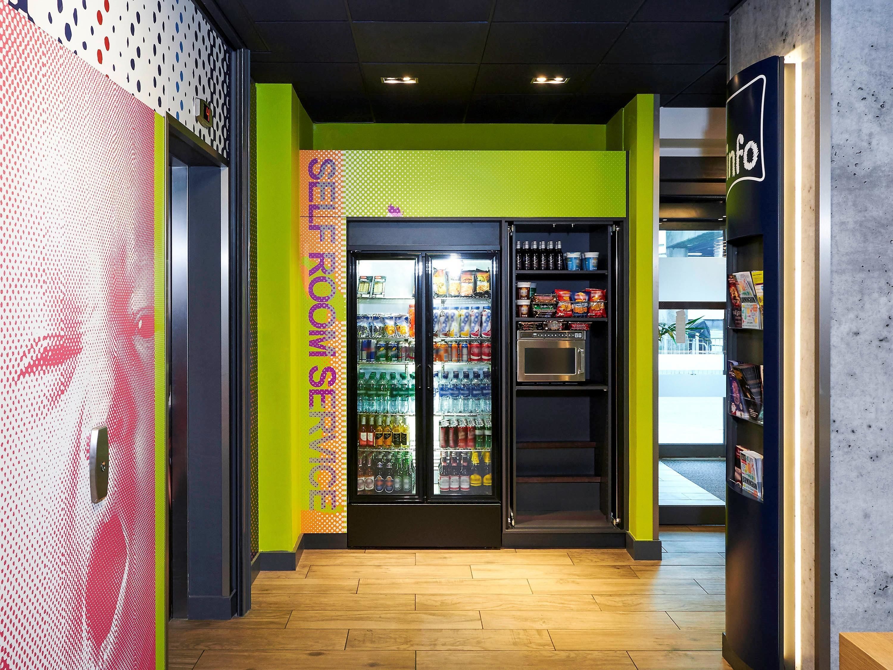 Máy bán hàng tự động