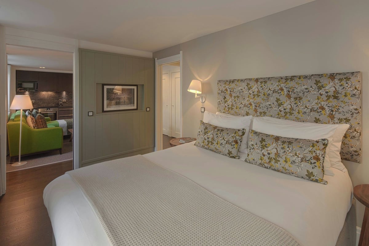 1 bedroom, Egyptian cotton sheets, in-room safe, soundproofing