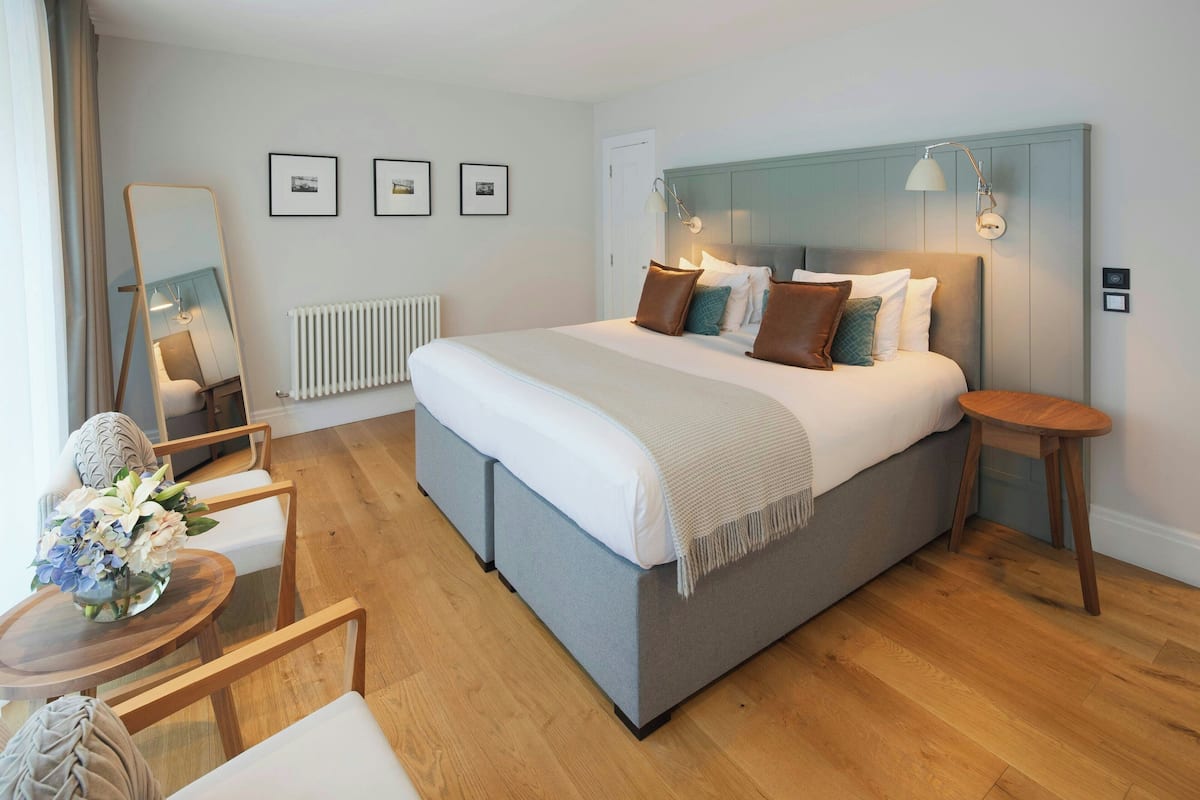 Suite, 3 Bedrooms, Non Smoking, City View (Balcony)
