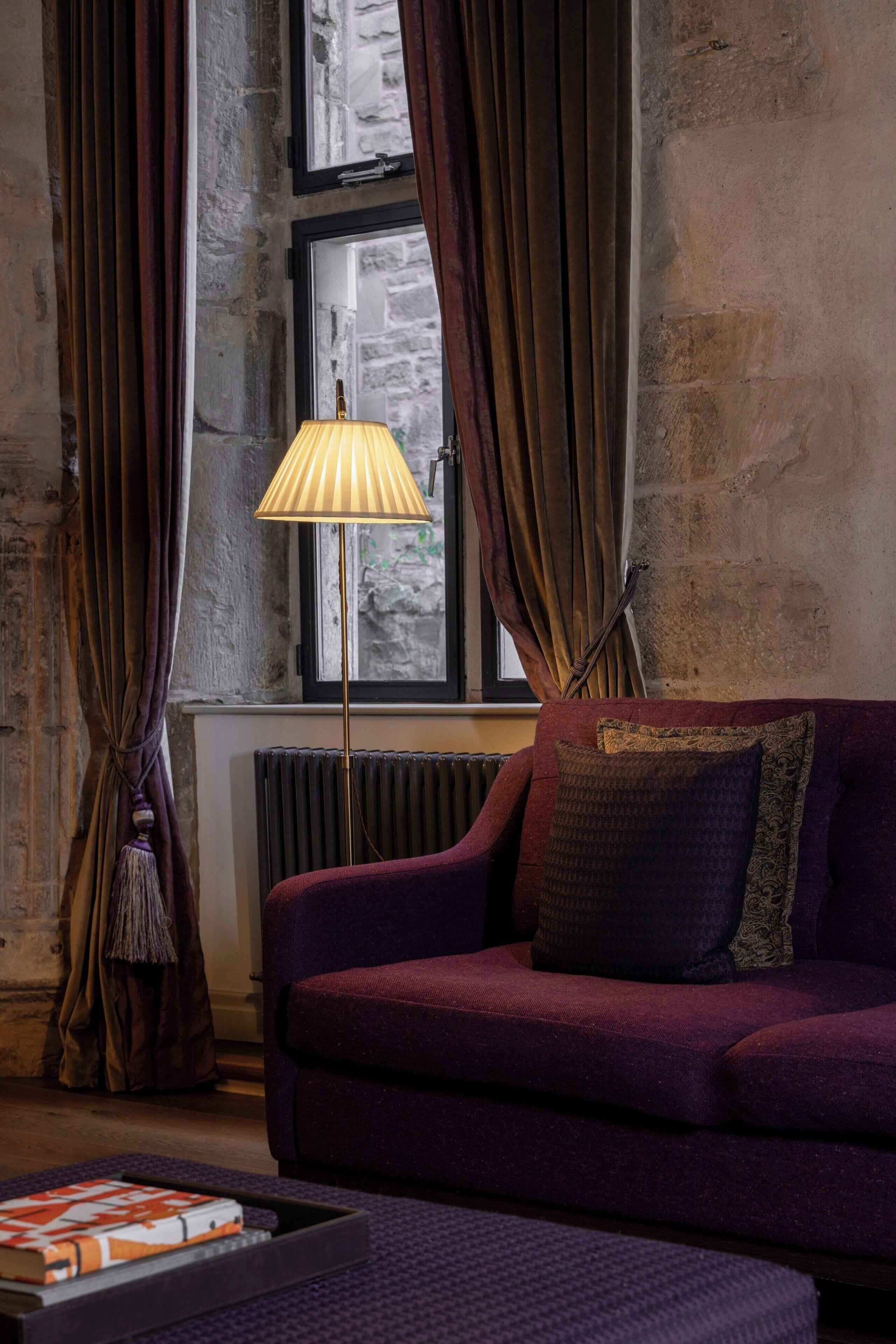 Suite, 2 habitaciones | Sábanas de algodón egipcio y caja de seguridad en la habitación 