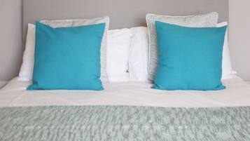 Kahden hengen huone, kylpyhuone makuuhuoneen yhteydessä, merinäköala (Portland) | 1 makuuhuone