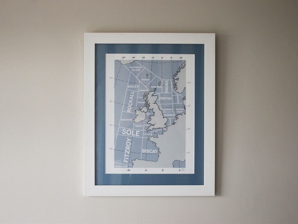 Un mapa enmarcado de una región con áreas señaladas como ROCKALL, FITZROY y la bahía de Vizcaya.