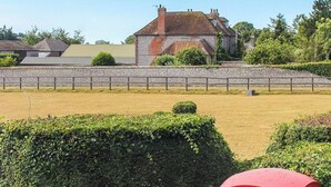 Unclassified image, 5 of 62, button - The Selsey Arms (Chichester)