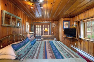 高档床上用品、羽绒被、加厚床垫、特色装修