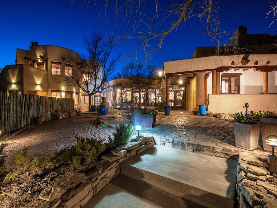 Fachada del alojamiento - Noche