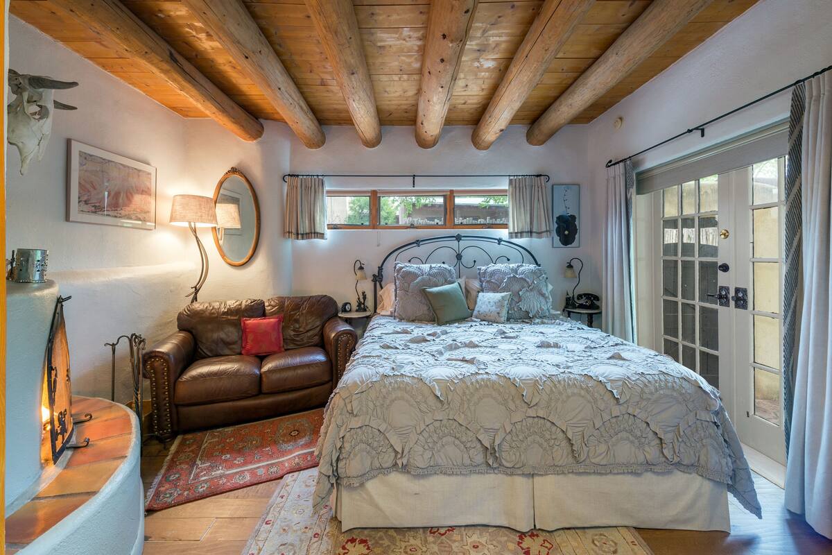 Premium bedding, down comforters, pillowtop beds, laptop workspace