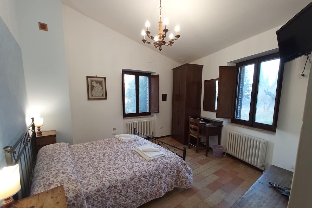 Comfort Room, 2 Bedrooms, Ensuite, Park View | 1 bedroom, desk, soundproofing, free WiFi