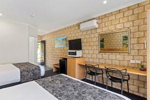 Twin Room, 2 Queen Beds