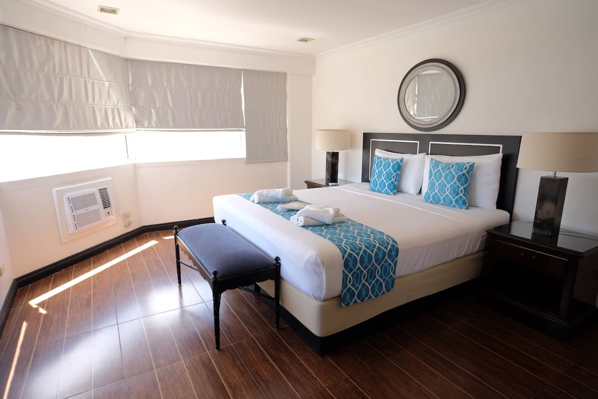 Royal Suite, 3 Bedrooms | In-room safe, desk, free WiFi, bed sheets