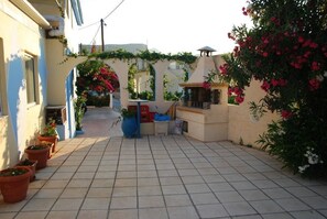 BBQ/picnic area - Hotel Handakas (Malevizi)