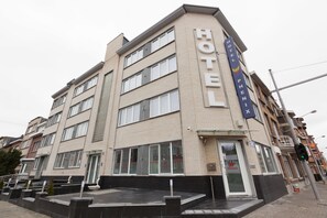 Front of property - Hotel Phenix (Brussels)
