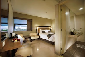 1 bedroom, minibar, in-room safe, desk