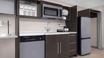 Suite, 1 Bedroom | In-room safe, desk, laptop workspace, blackout curtains