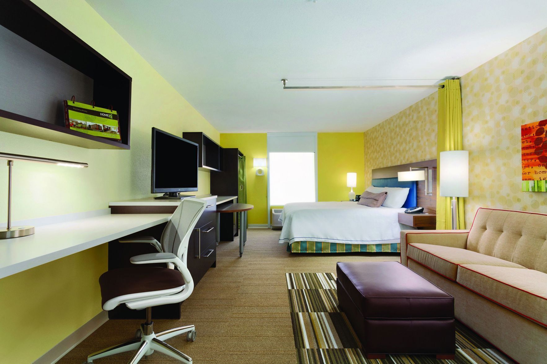 Caja fuerte, escritorio, espacio para trabajar con un portátil