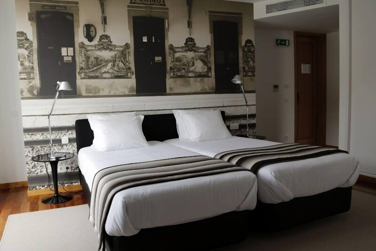 in-room safe, free wifi, bed sheets