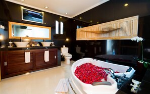 Villa, 1 Bedroom, Private Pool | Bathroom | Towels - Jiwa Klusa Luxury Villa (Payangan)