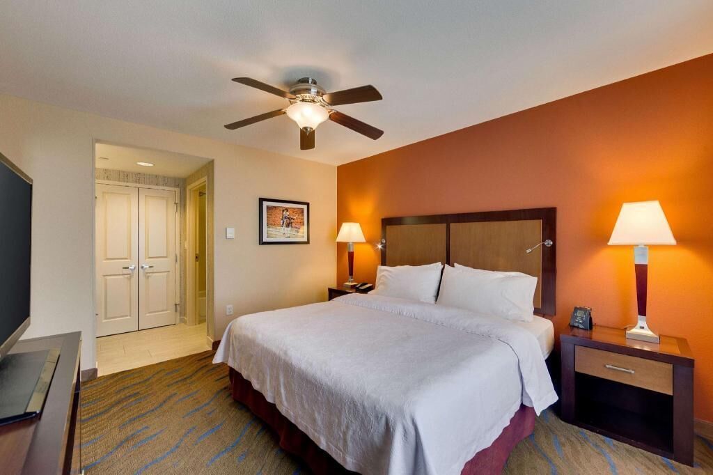 Down comforters, in-room safe, desk, laptop workspace