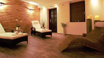 Massage/treatment rooms, massages