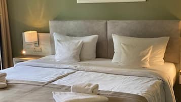 Classic Double Room Single Use | Minibar, in-room safe, desk, blackout curtains