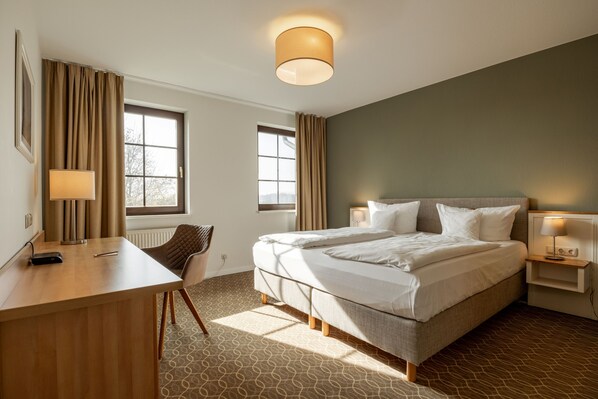 Classic Double Room Single Use | Minibar, in-room safe, desk, blackout drapes