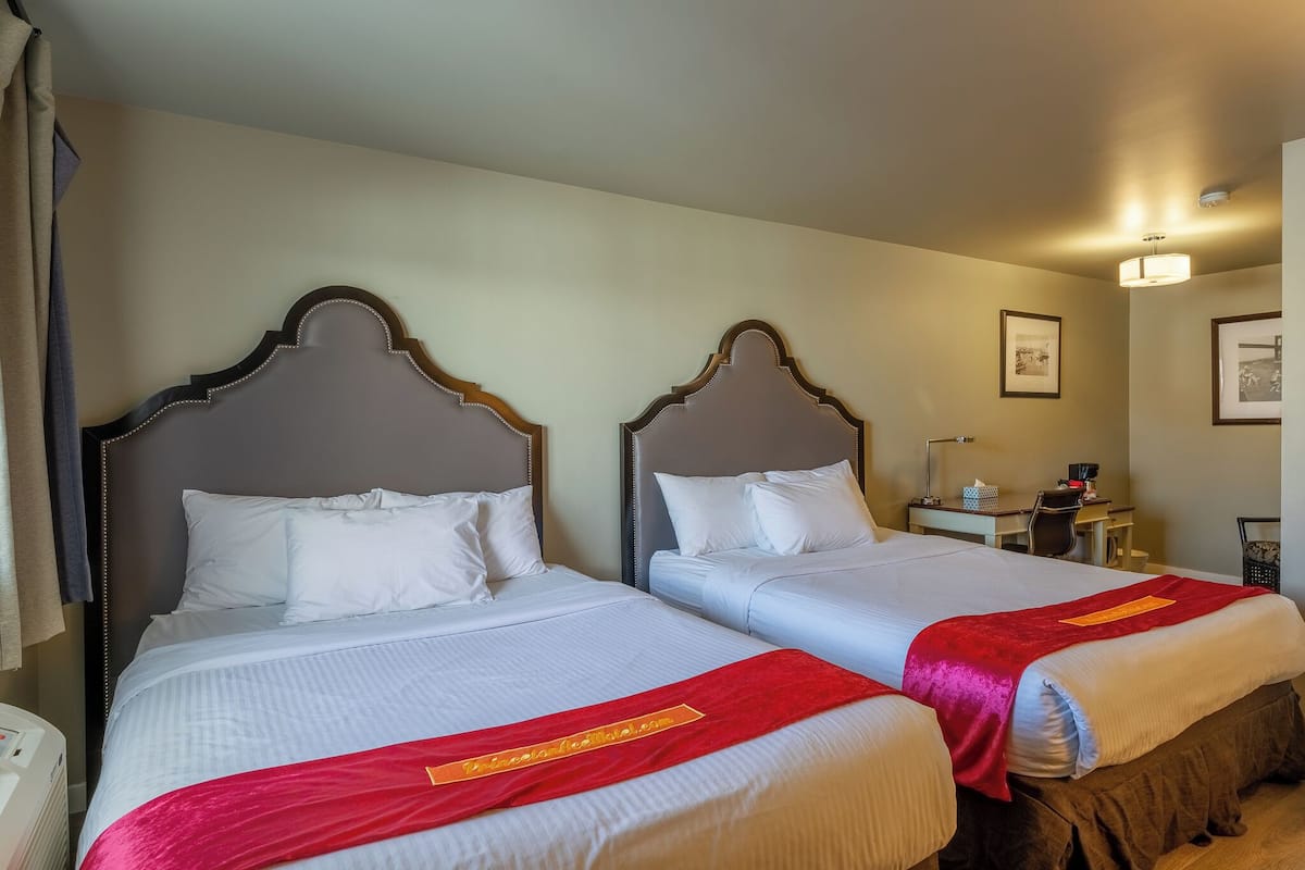 Chambre Standard, 2 grands lits, non-fumeur