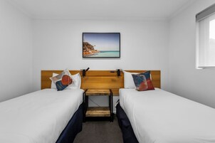 Apartment, 2 Bedrooms, Courtyard Area, Free Wi-Fi & Parking