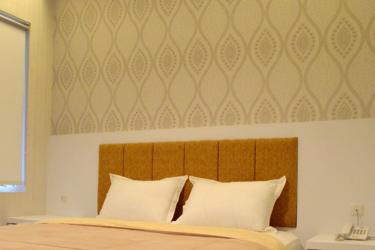 Presidential Suite | Desk, free WiFi
